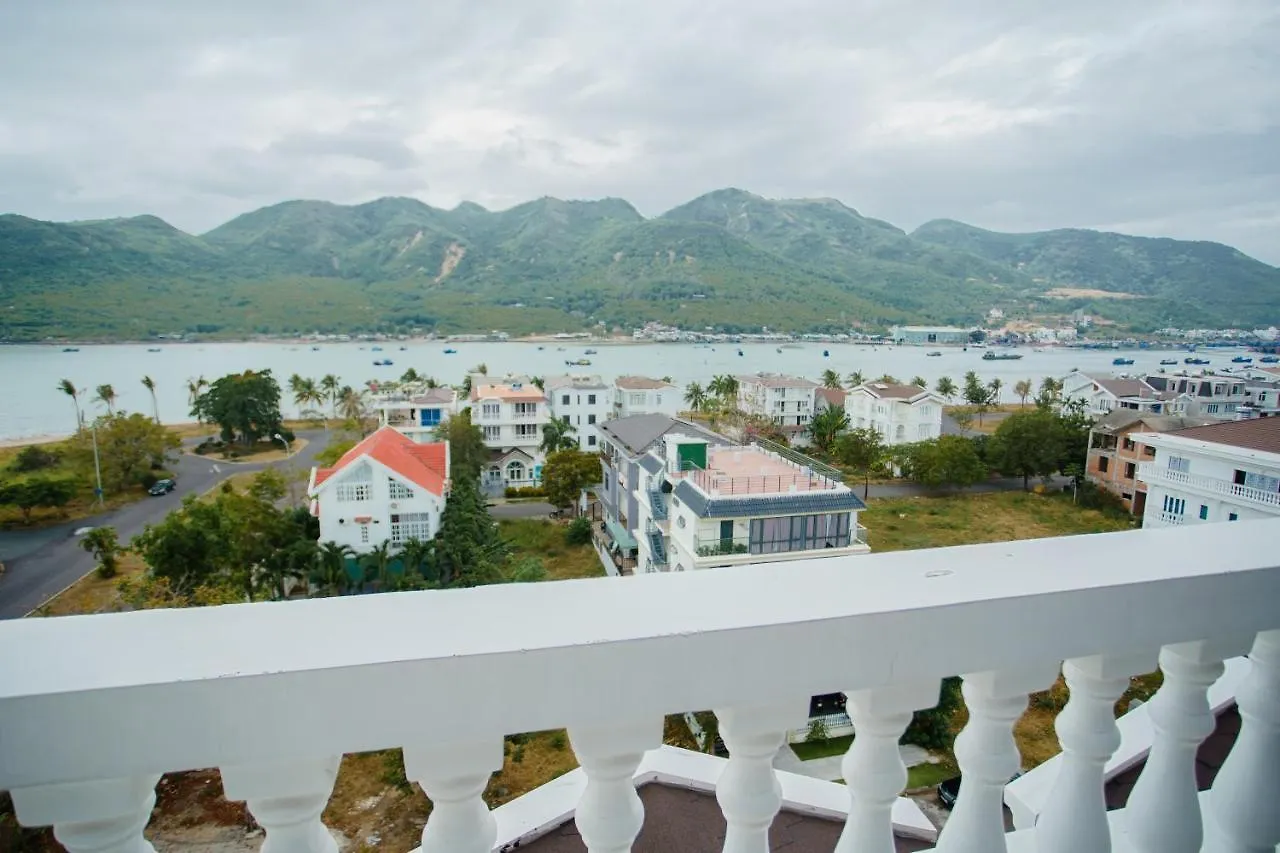 Orbit Hotel Nha Trang 5*,