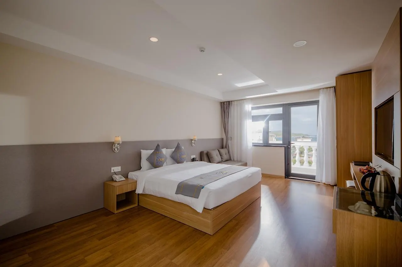Orbit Hotel Nha Trang 5*,