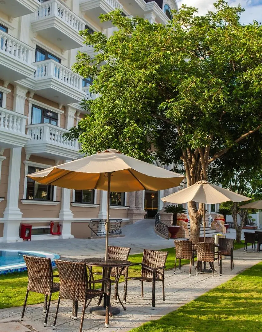 Orbit Hotel Nha Trang 5*,