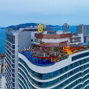 Hotel Regalia Gold